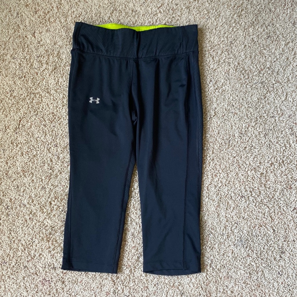 UNDER ARMOUR Small black capri leggings